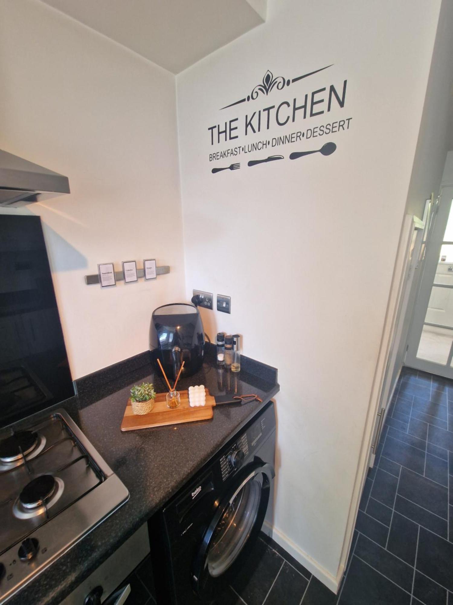 דירות לידס Stylish & Modern 2 Bed House With Free Parking Leeds מראה חיצוני תמונה